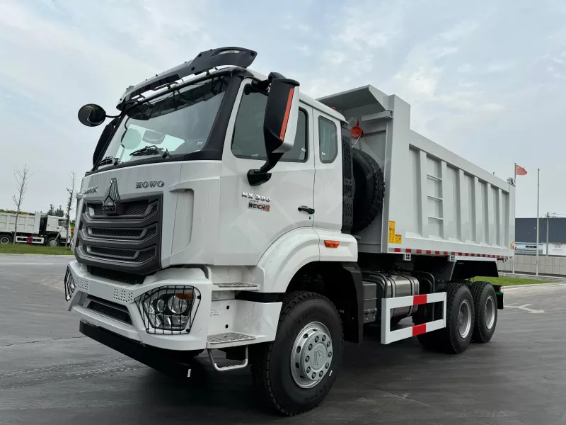 Miért a Howo NX Tipper teherautó az intelligens választás a nagy teherbírású szállítási igényekhez világszerte?