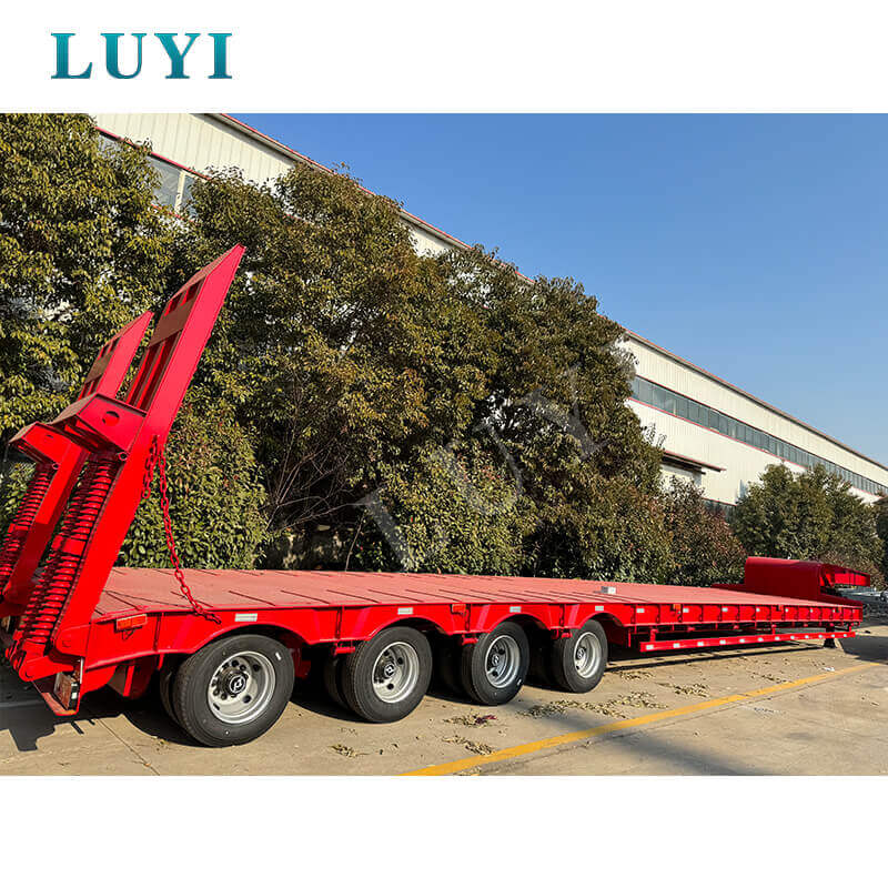 A Lu Yi Factory üdvözli a Kamerunból érkező kiváló vendégeket! Négytengelyes mélyágyas félpótkocsik Biztosítson tengerentúli rendeléseket