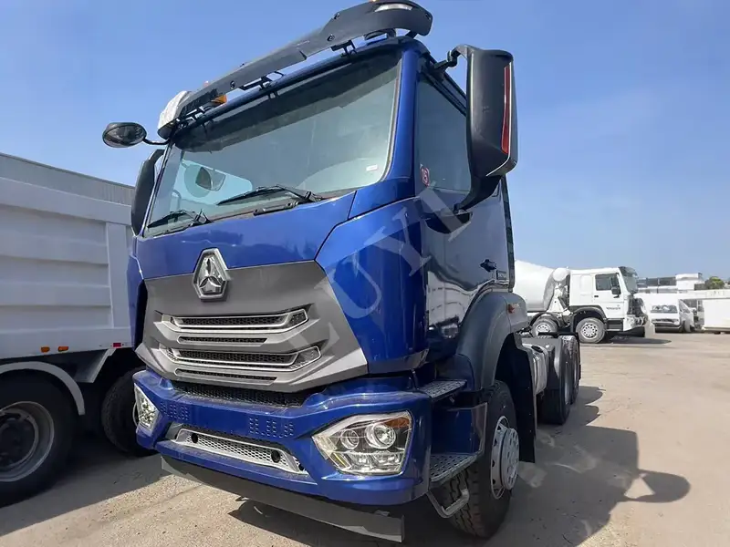Kék howo traktor