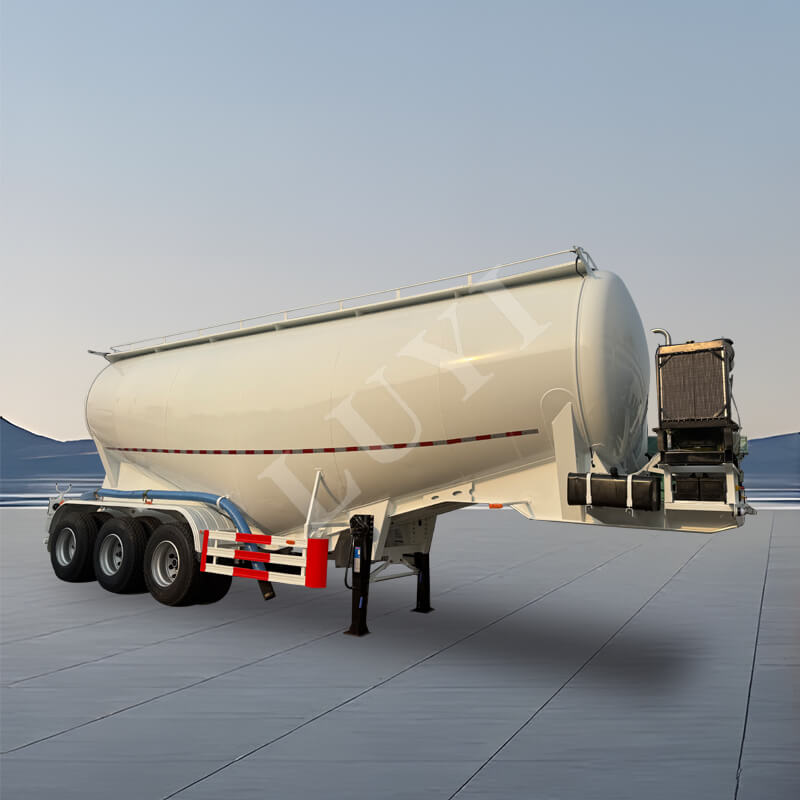 Háromtengelyes, 30 tonnás portartályos félpótkocsi