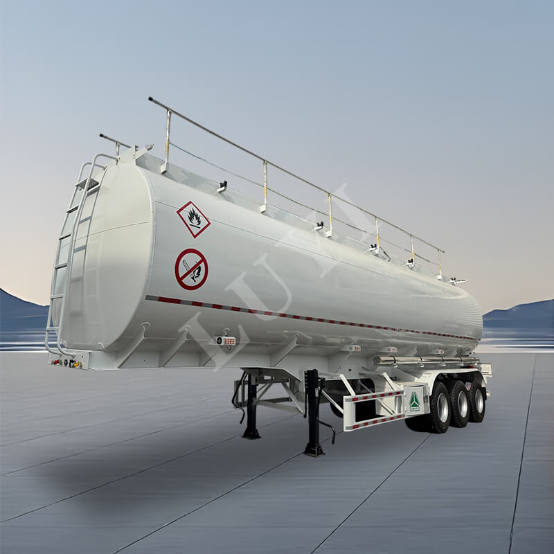 Háromtengelyes 45/ köbméteres olajtartályos Félpótkocsi